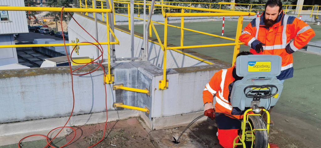 Caméra rotative HD en cours d’inspection dans une canalisation enterrée